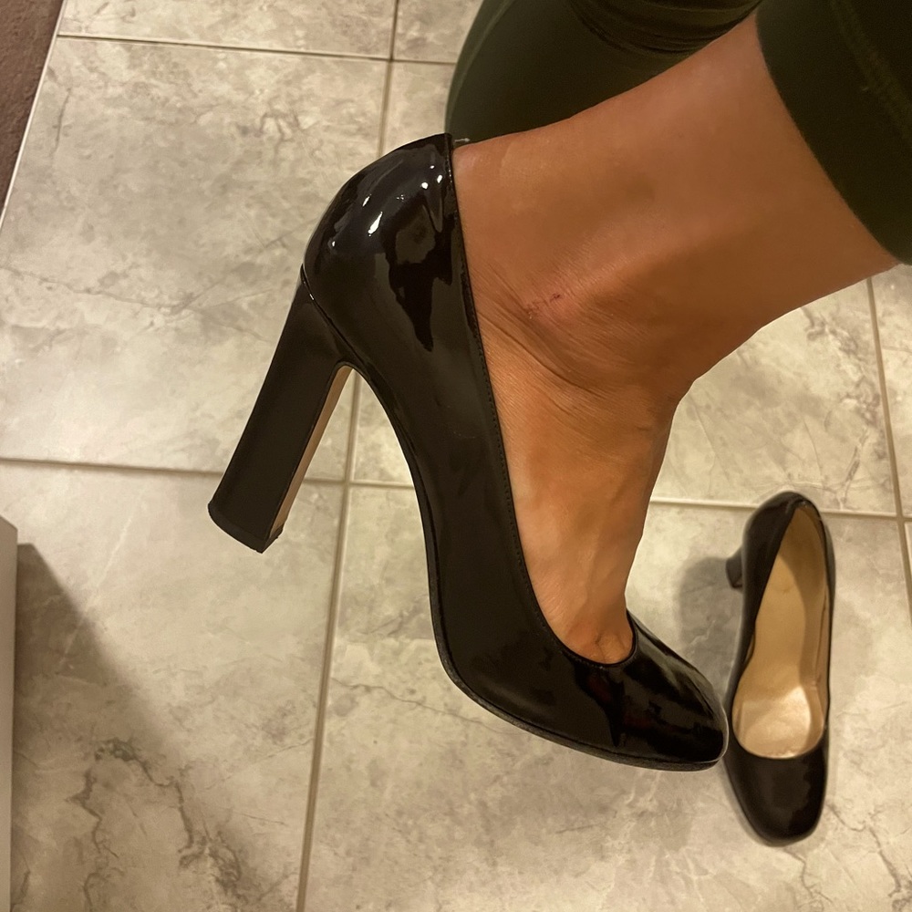 EUC Kate Spade black pumps